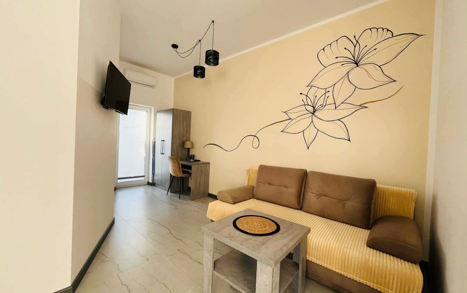 e7b152a0-21f0-43cc-8f6b-f80c52b0d574