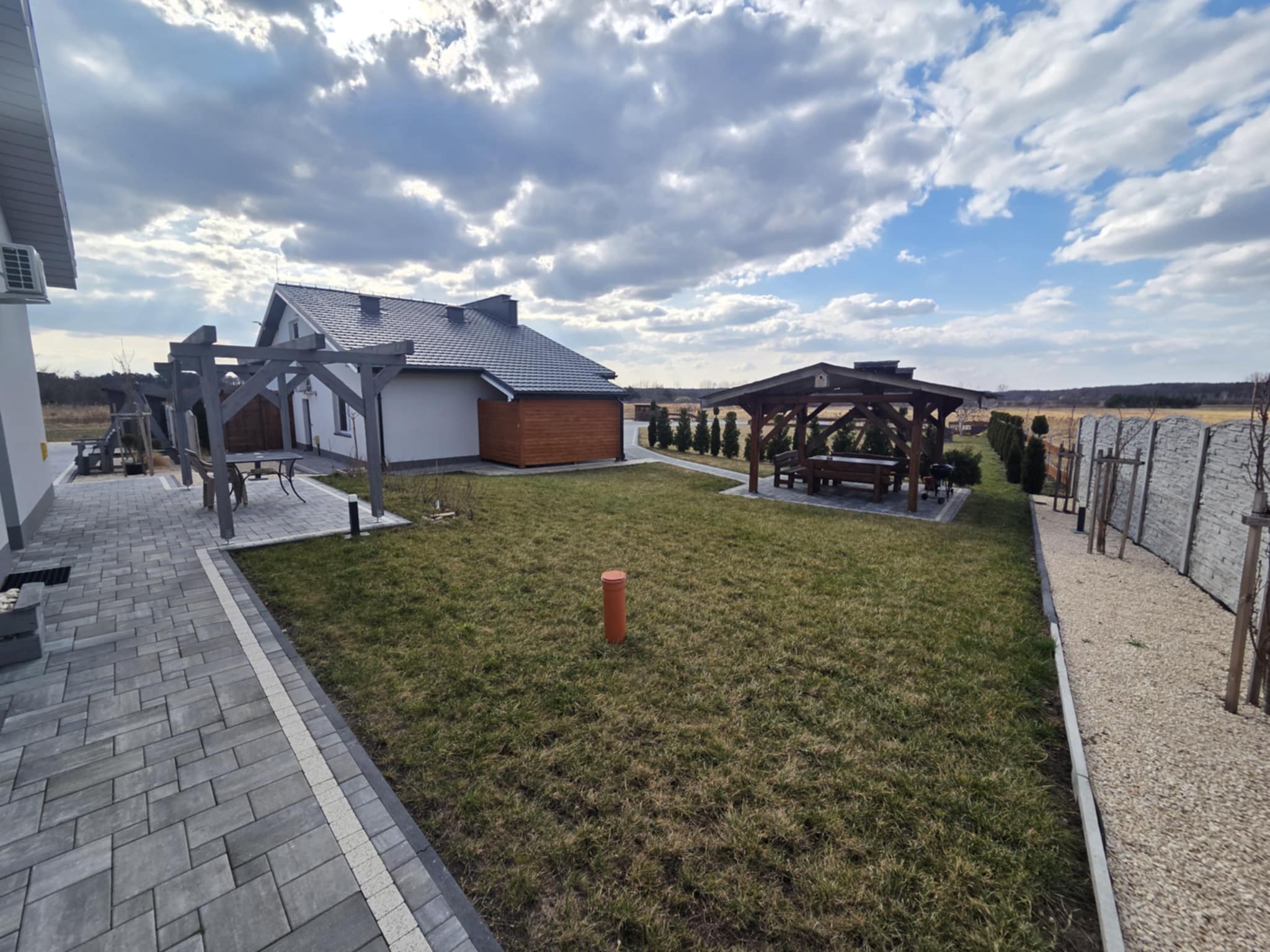 apartamenty Solec-Zdrój ogród altana noclegi blisko basenów