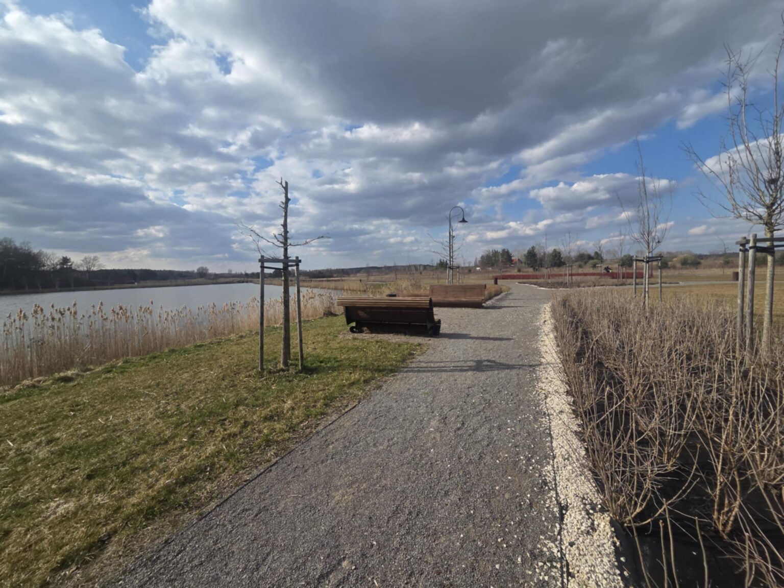Zalew Solec-Zdrój – naturalne otoczenie i miejsce na odpoczynek